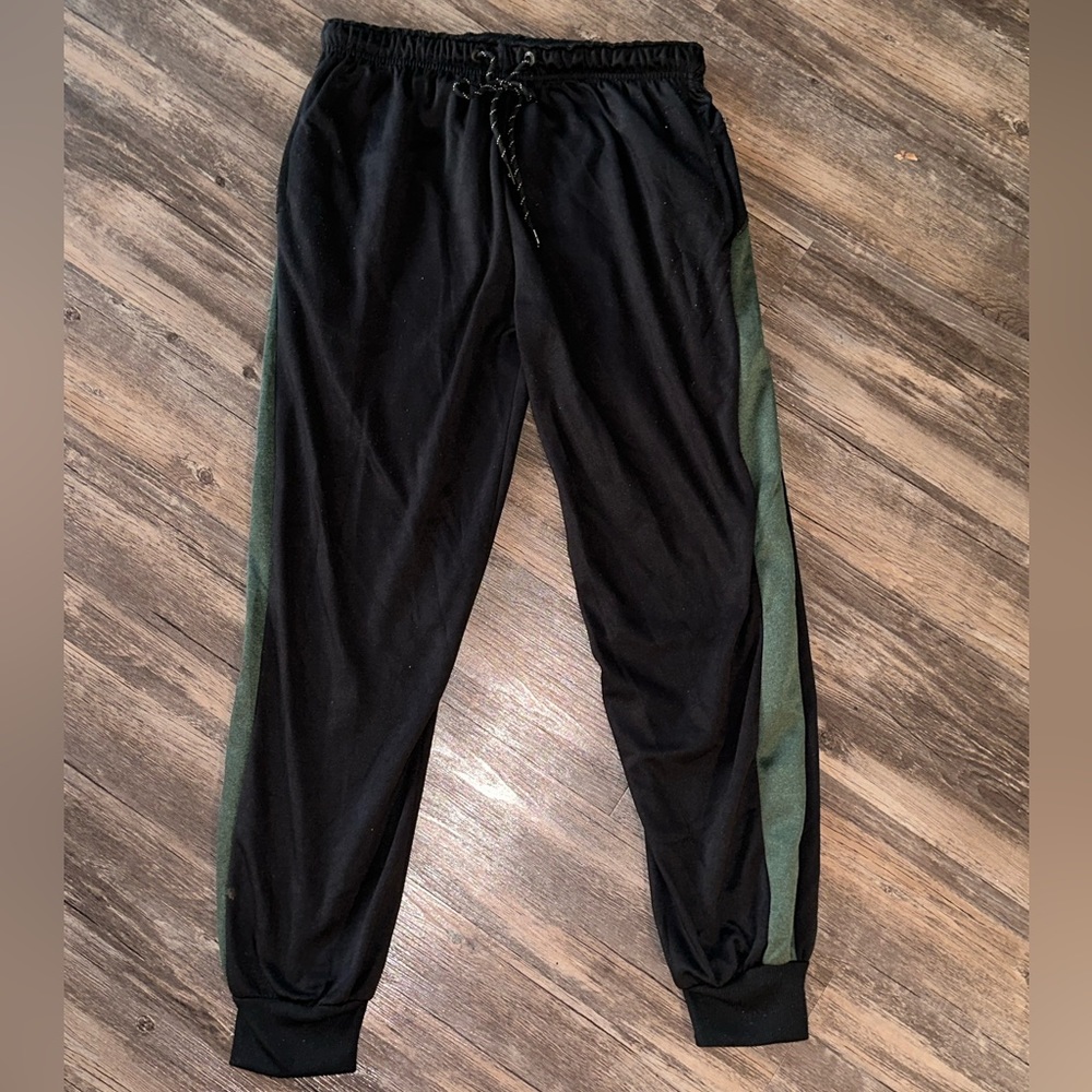 Game Time MENS Black Green Athletic
Joggers size Large - Picture 2 of 10